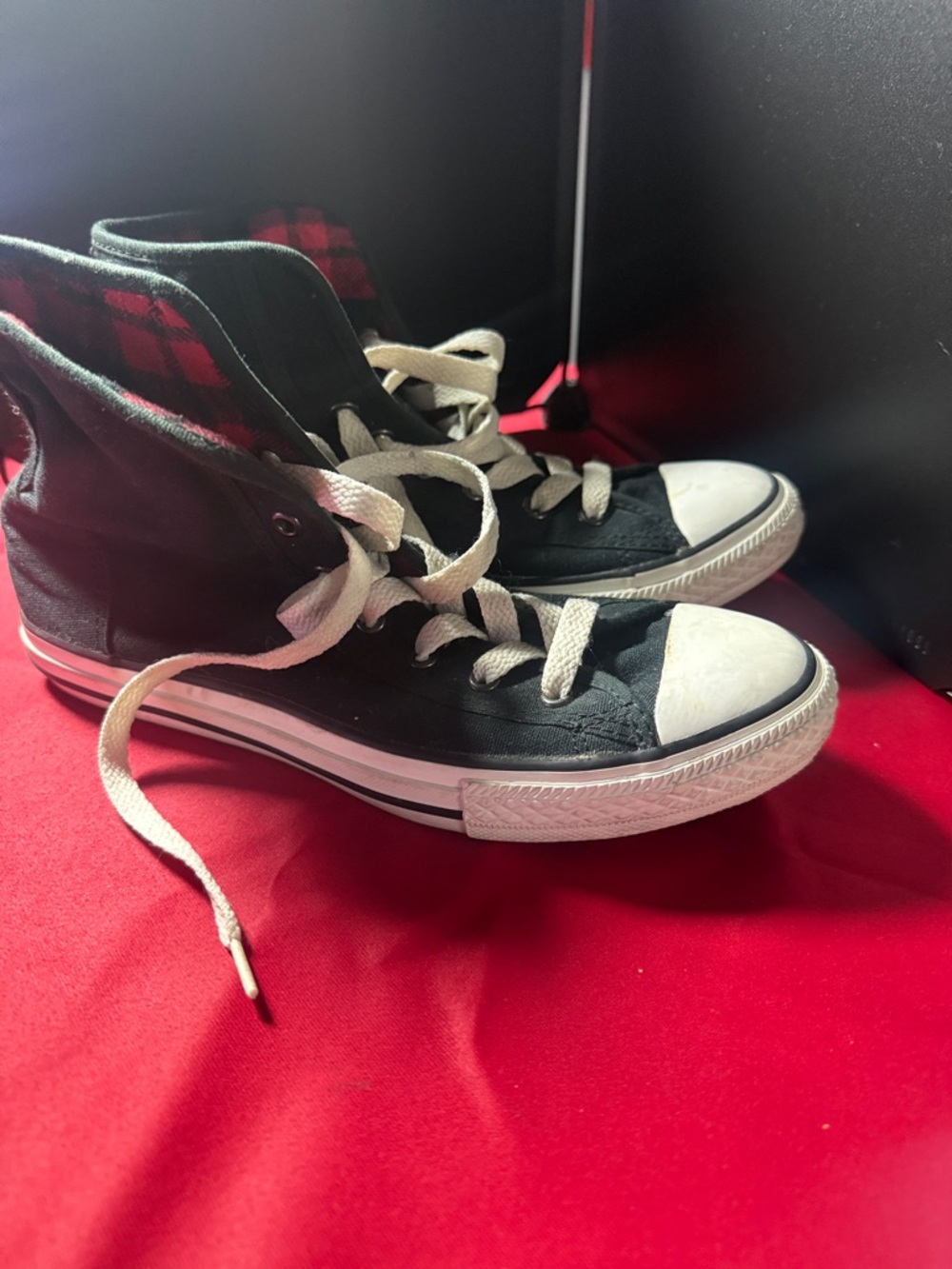 Black High-Top Junior Sneakers with White Toe and Laces